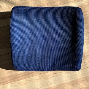 Samsonite | Ergonomic Lumbar Support Pillow | Blue
